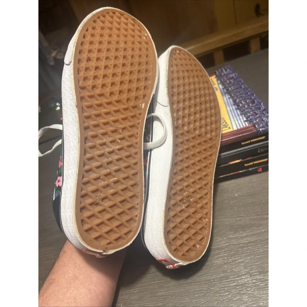 Vans 9 Women's Old Skool Pressed Floral Low Top Black. Very Cute And Clean - Picture 8 of 11